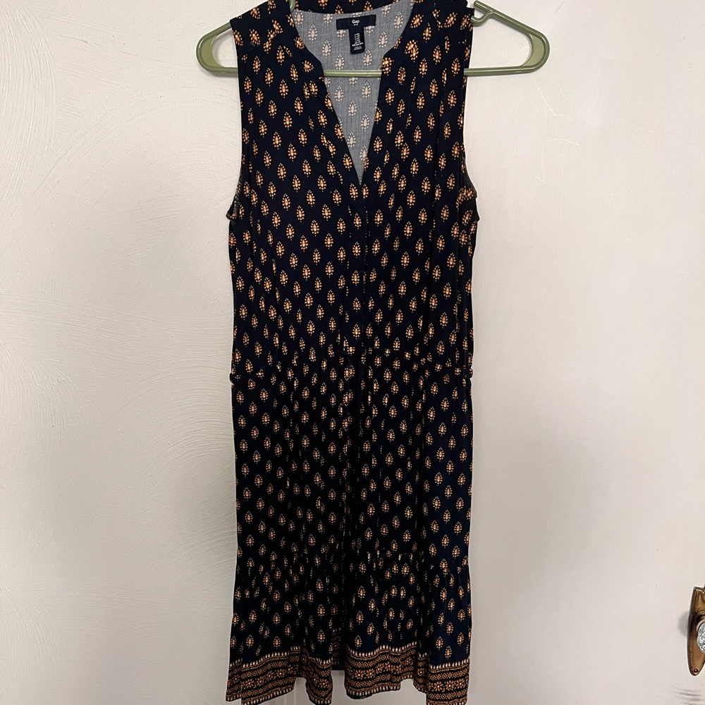 Adorable navy and yellow Gap Outlet dress